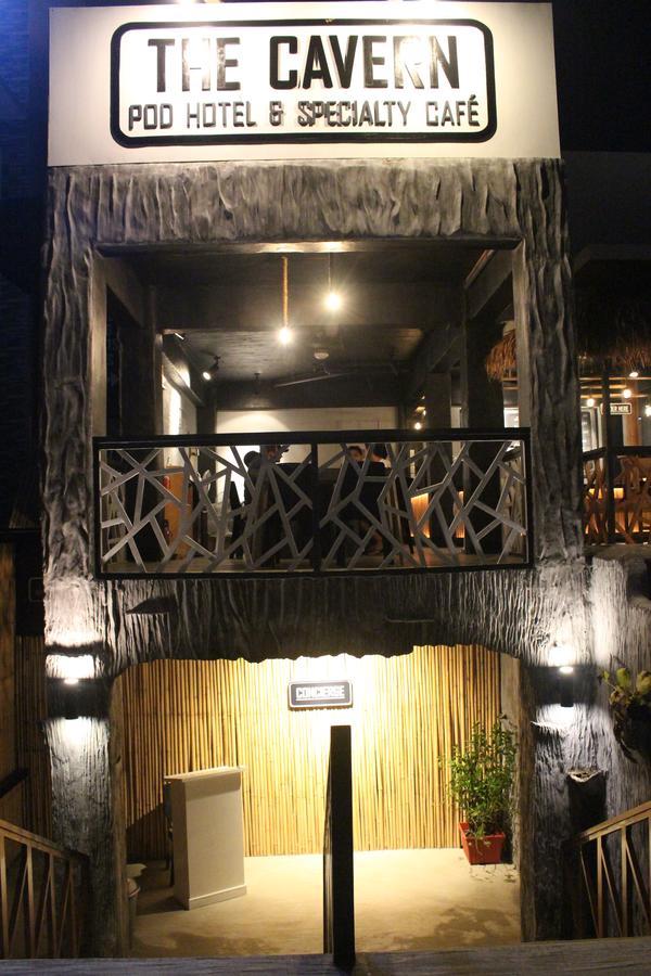 The Cavern Pod Hotel & Specialty Cafe El Nido Luaran gambar
