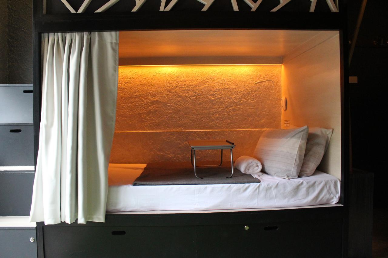 The Cavern Pod Hotel & Specialty Cafe El Nido Luaran gambar