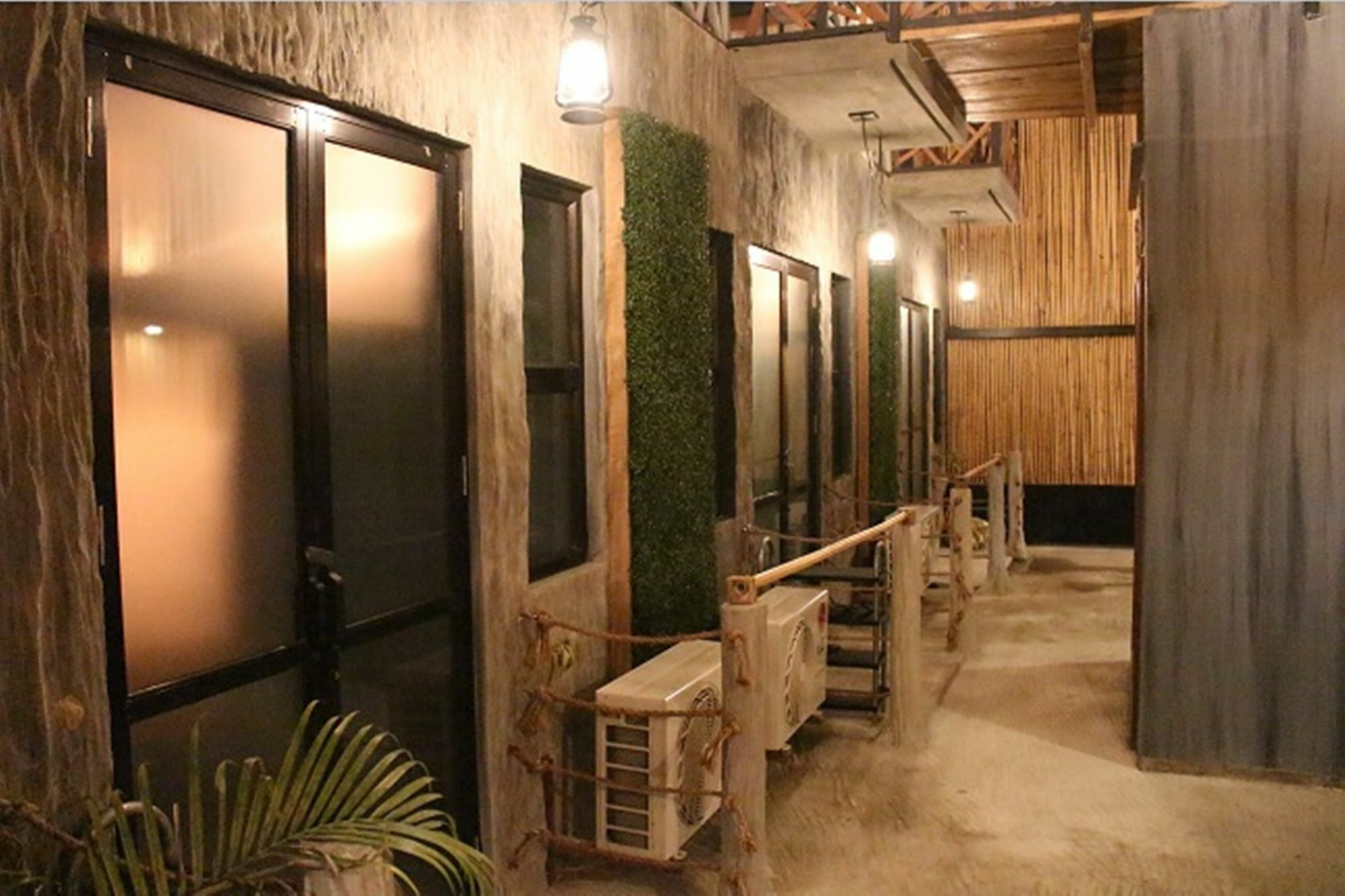 The Cavern Pod Hotel & Specialty Cafe El Nido Luaran gambar